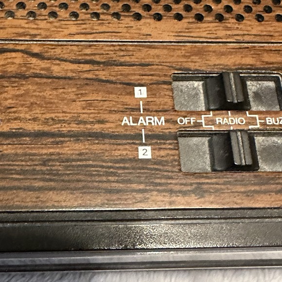 Vintage Realistic Chronomatic 251 Dual Alarm Clock AM/FM Radio #12-1559 Working - Picture 15 of 16